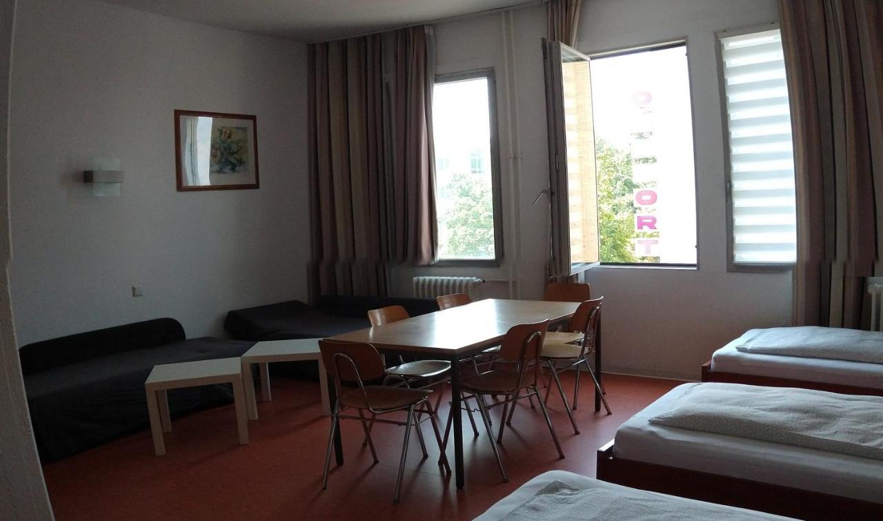 Hostel Am Kurtti Berlin Exterior photo